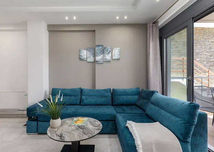 Renaissance Experience Village * Vergia