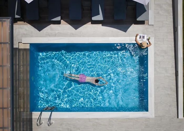 Renaissance Experience Village * Vergia