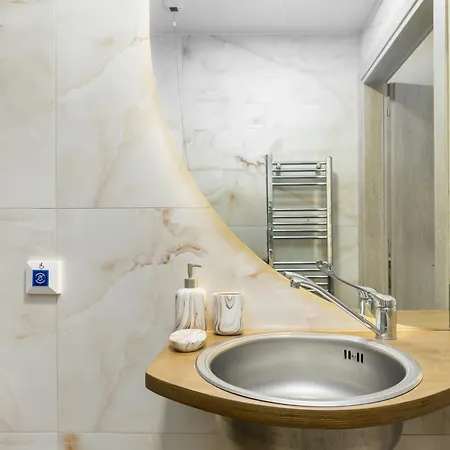 Renaissance Experience Village *